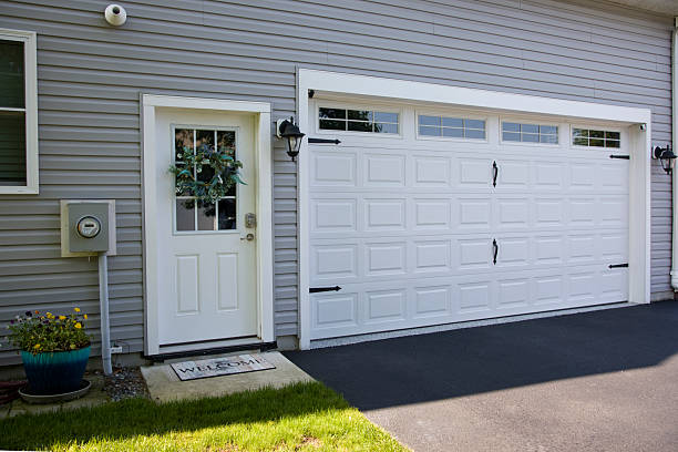 24/7 Emergency Garage Door Panel Replacement experts in Jim Thorpe, PA